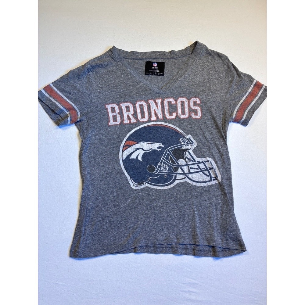 Denver Broncos Women's V Neck T Shirt Large Gray NFL Team Apparel Jersey